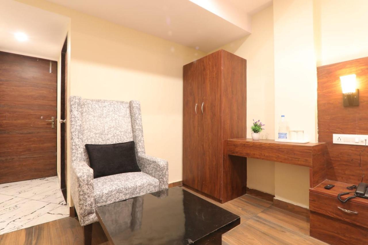 Hotel Blueark Lucknow Eksteriør bilde