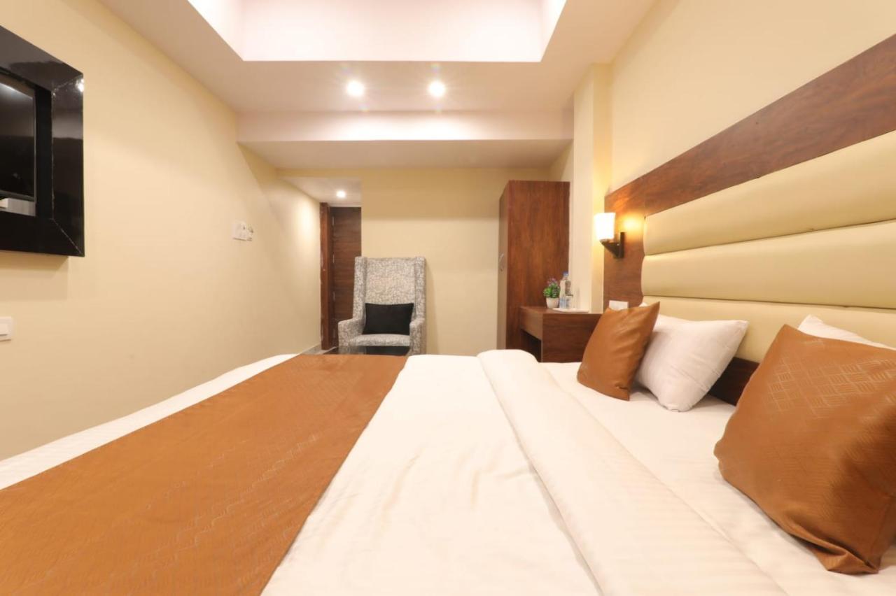 Hotel Blueark Lucknow Eksteriør bilde