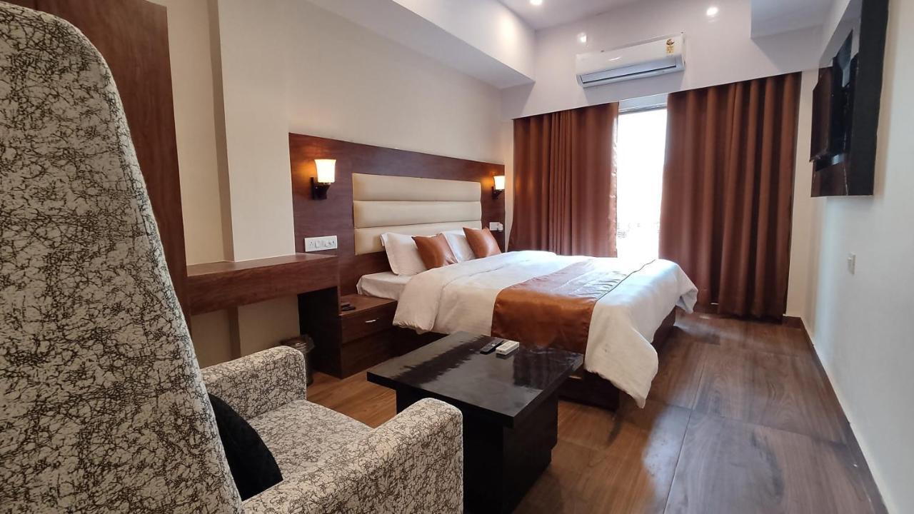 Hotel Blueark Lucknow Eksteriør bilde