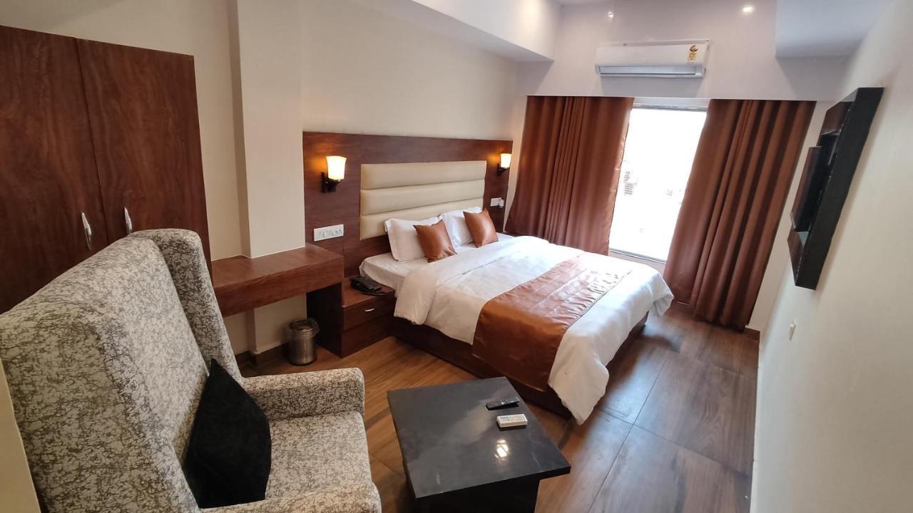 Hotel Blueark Lucknow Eksteriør bilde