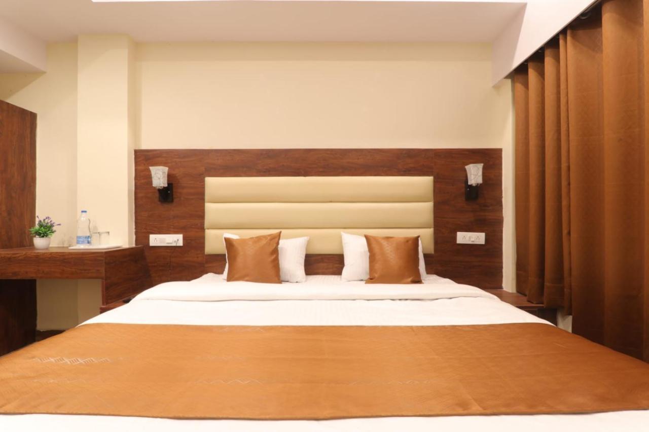 Hotel Blueark Lucknow Eksteriør bilde