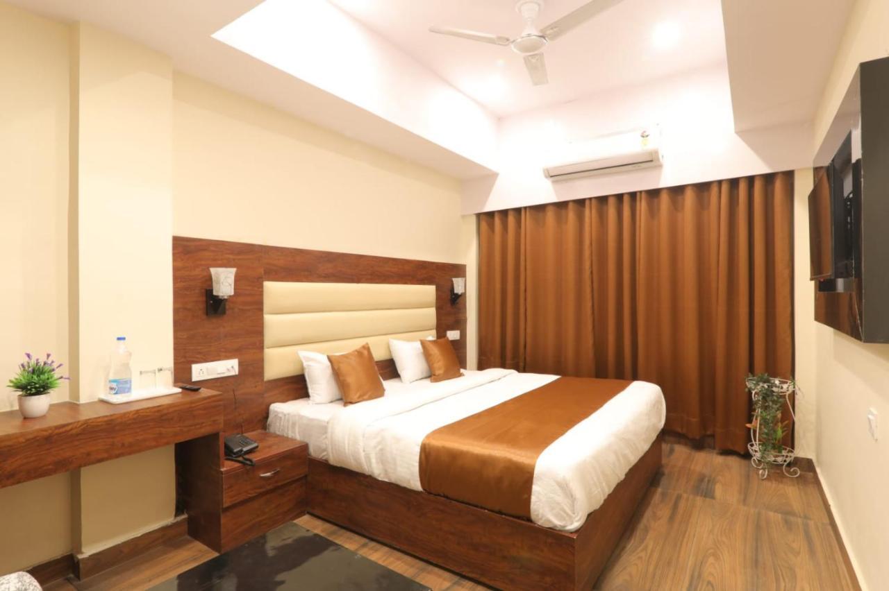 Hotel Blueark Lucknow Eksteriør bilde