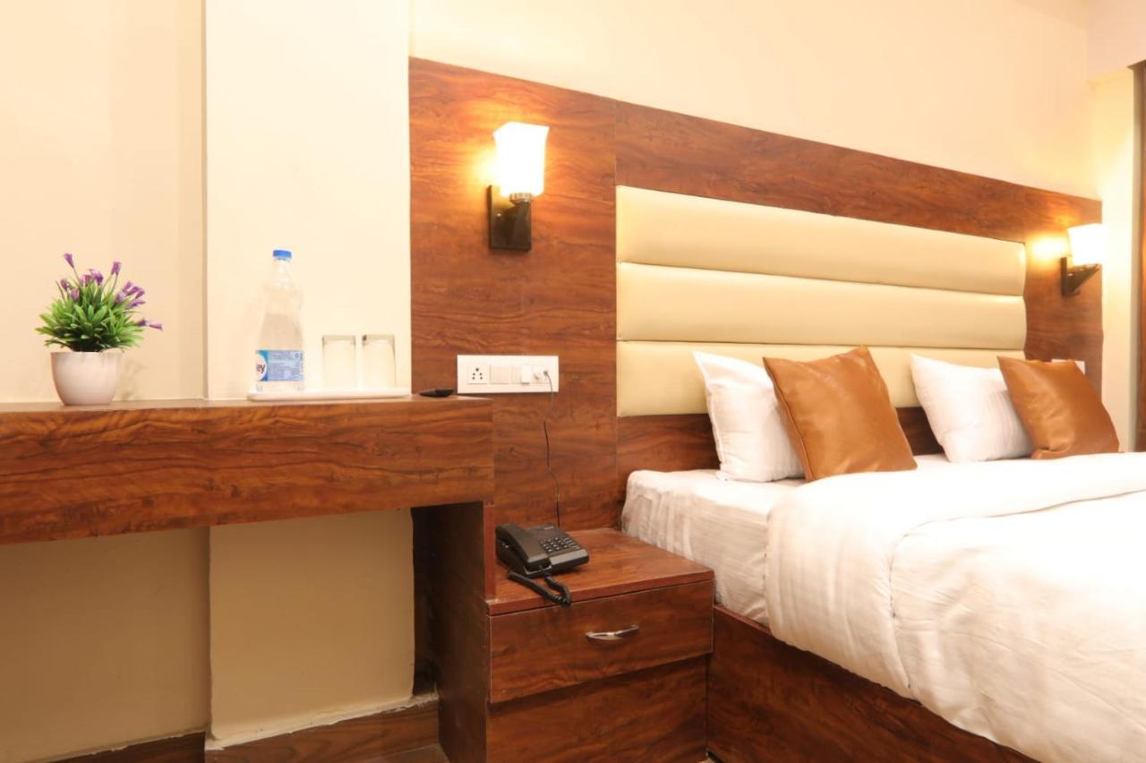 Hotel Blueark Lucknow Eksteriør bilde